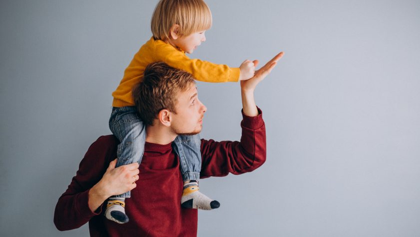 Çocuk ve Ebeveyn Danışmanlığı Konya Psikolojik Danışman father with his son having fun together Konya Psikolojik Danışman